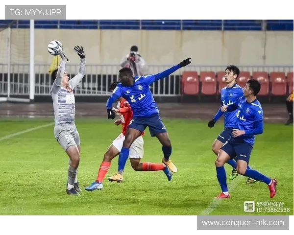 贾巴尔天钩绝技再现江湖！传奇球星重返球场演绎经典动作引发球迷热议