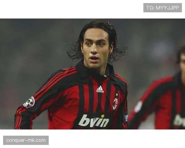 马尔蒂尼防守理念演变:从盯人到区域的战术转型与现代中卫发展 马尔蒂尼防守理念演变:从盯人到区域的战术转型与现代中卫发展